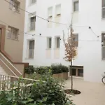 Elegante E Luminoso In Zona Navigli Apartman Milánó
